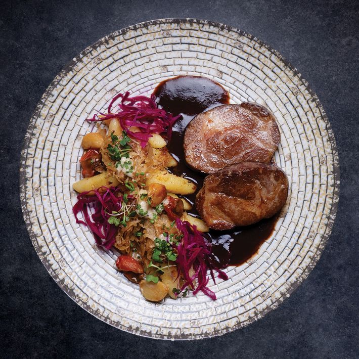 Konfitált iberico tarja savanyúkáposztás nudlival